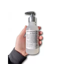 antibakterinis ranku gelis su aloe vera