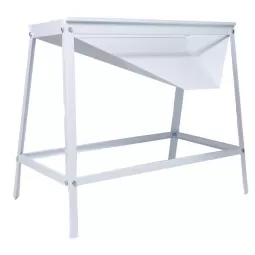 Stovas vynuogių traiškytuvui su kotelių atskyrimu, dažyto metalo