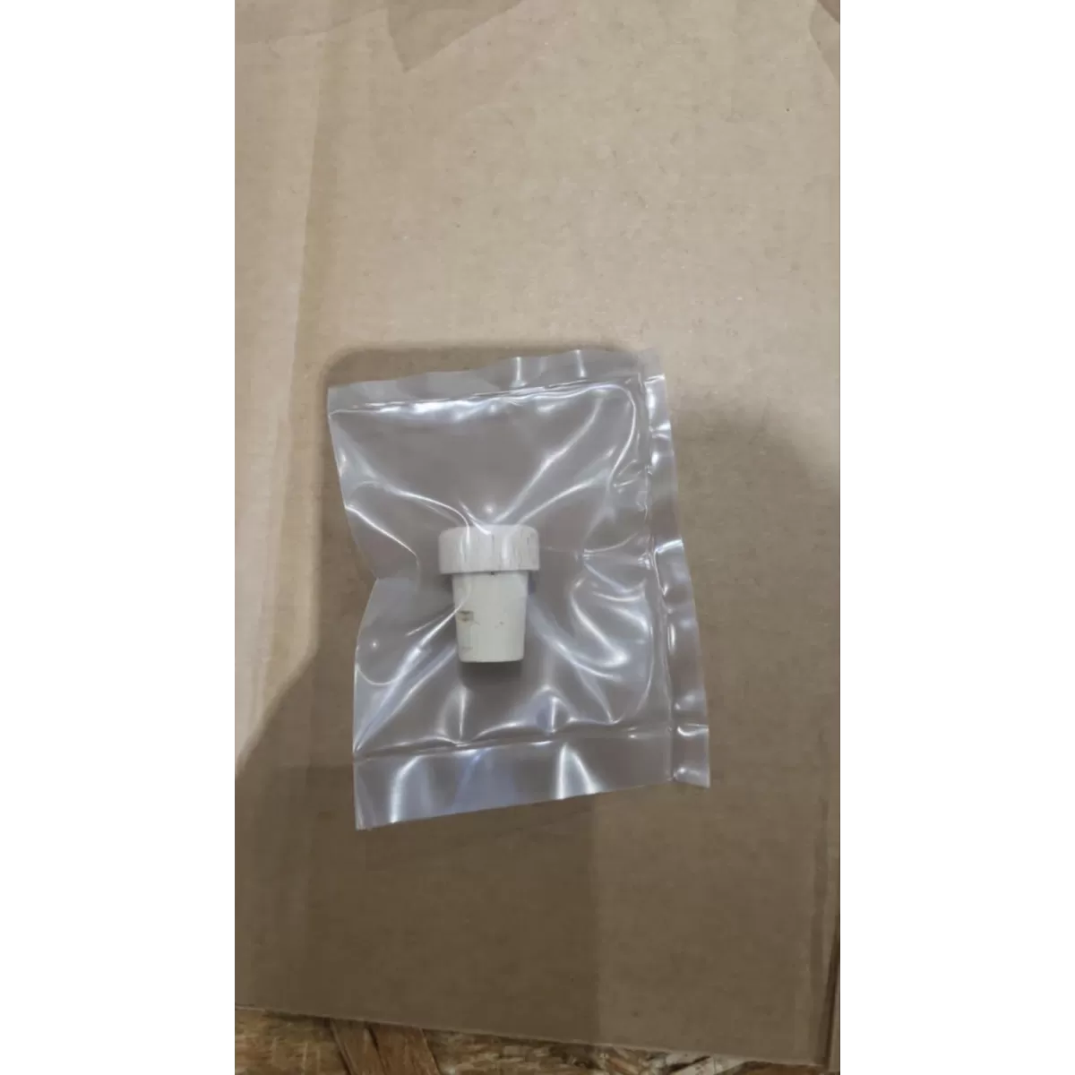 Stiklinis butelis Naujametinė eglutė su kamščiu 1 vnt|Stikliniai buteliai